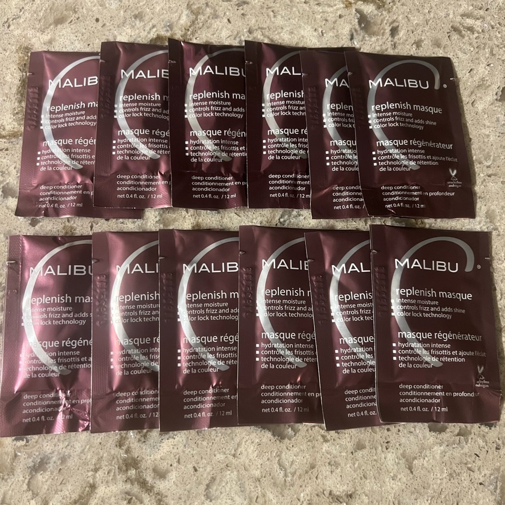 Malibu C Replenish Masque 
12 unopened Packets